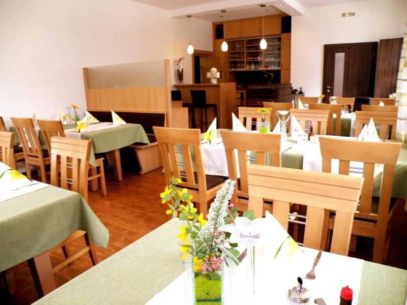 Zum Schwarzen Baeren Otel Vohenstrauss Dış mekan fotoğraf