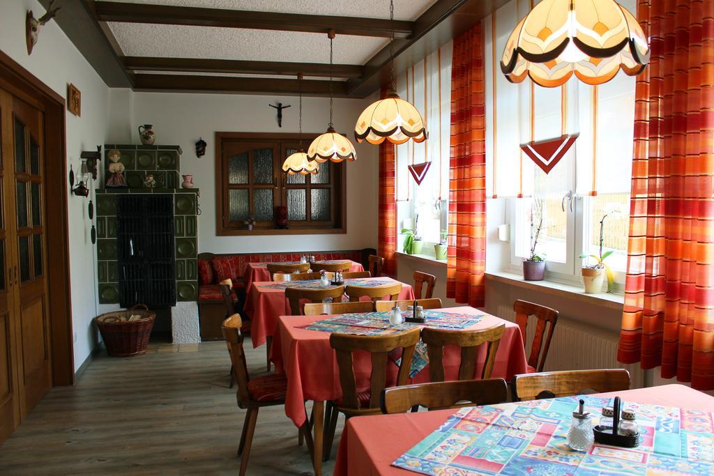 Zum Schwarzen Baeren Otel Vohenstrauss Dış mekan fotoğraf