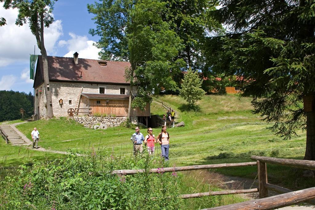 Zum Schwarzen Baeren Otel Vohenstrauss Dış mekan fotoğraf