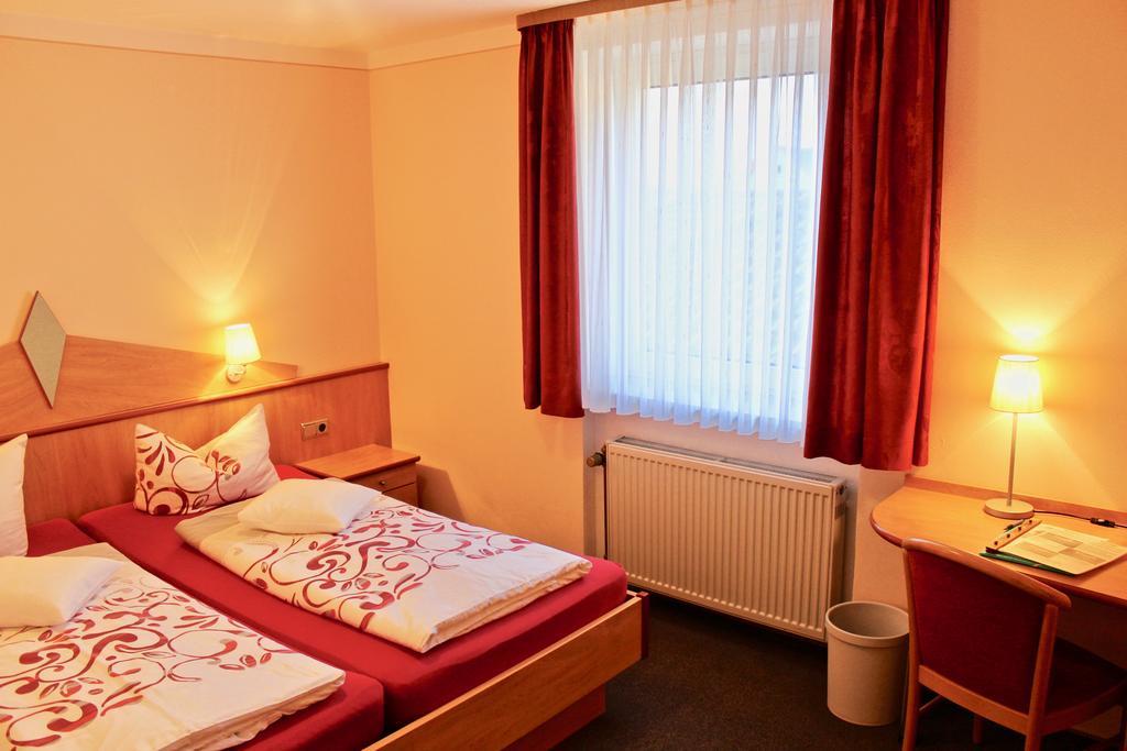 Zum Schwarzen Baeren Otel Vohenstrauss Dış mekan fotoğraf