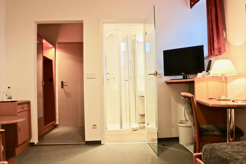 Zum Schwarzen Baeren Otel Vohenstrauss Dış mekan fotoğraf
