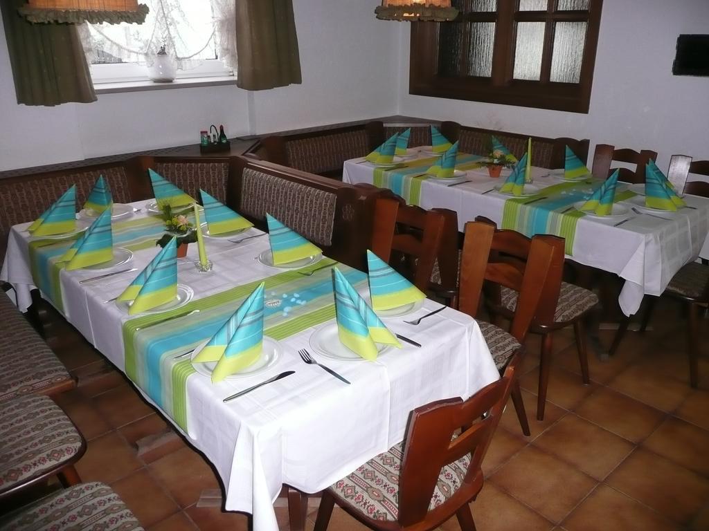 Zum Schwarzen Baeren Otel Vohenstrauss Dış mekan fotoğraf