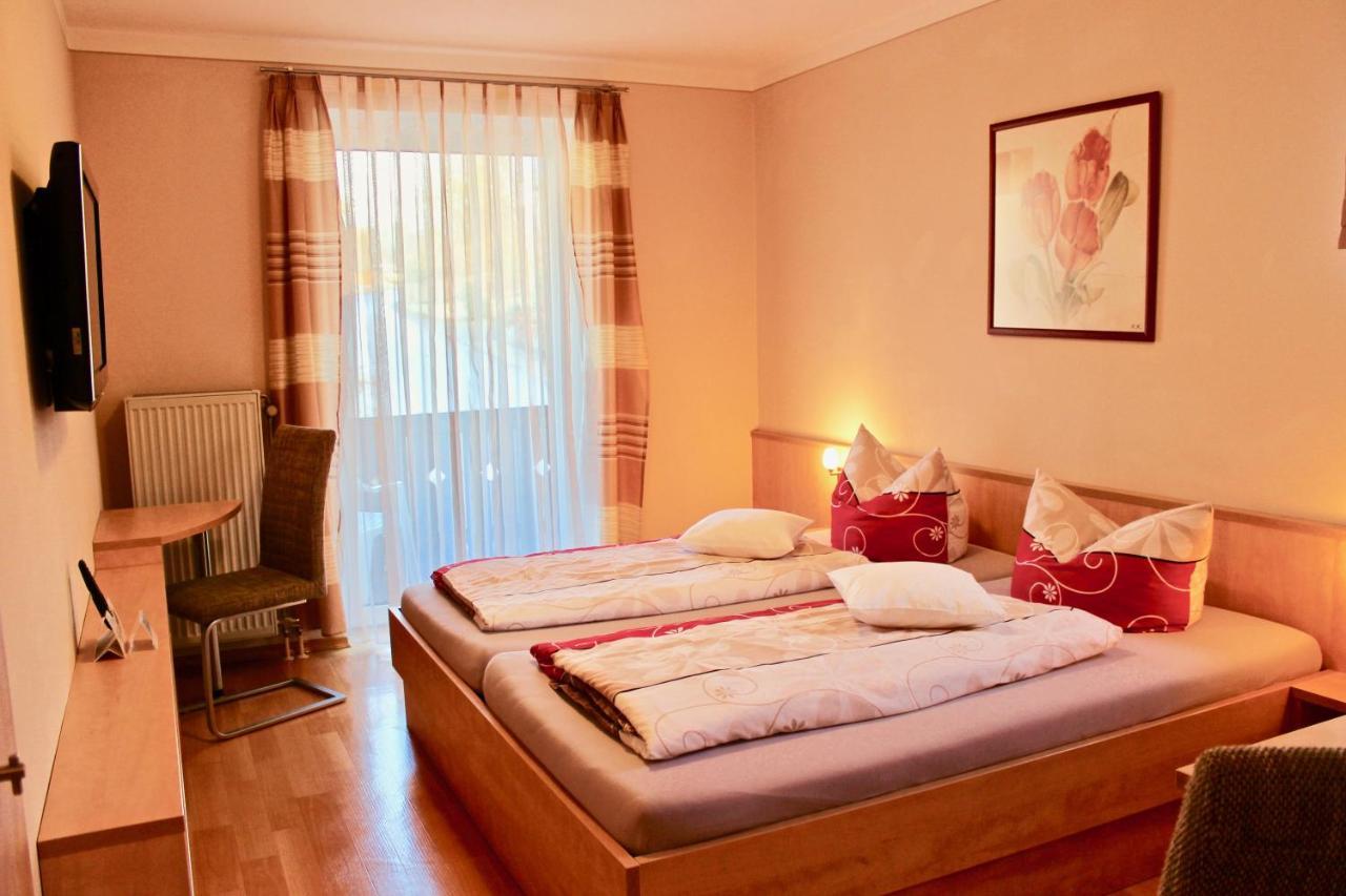 Zum Schwarzen Baeren Otel Vohenstrauss Dış mekan fotoğraf